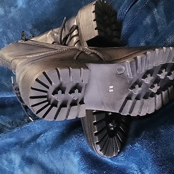 Steve Madden black leather combat boots with side zipper size 9.5 - Picture 5 of 8